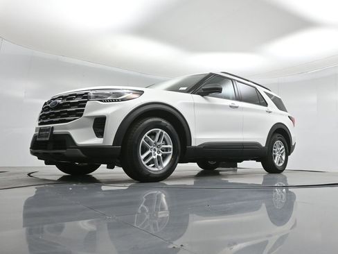 New 2026 Ford Explorer Active RWD image 45