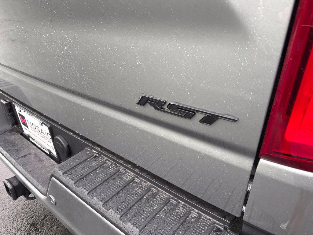 New 2026 Chevrolet Silverado 1500 RST w/ Dark Appearance Package AWD/4WD image 17