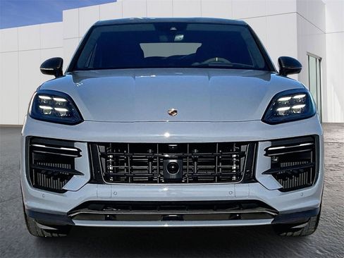 New 2025 Porsche Cayenne Turbo GT image 10
