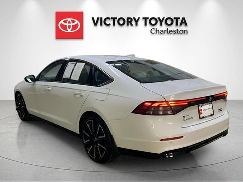 Used 2025 Honda Accord Touring image 4