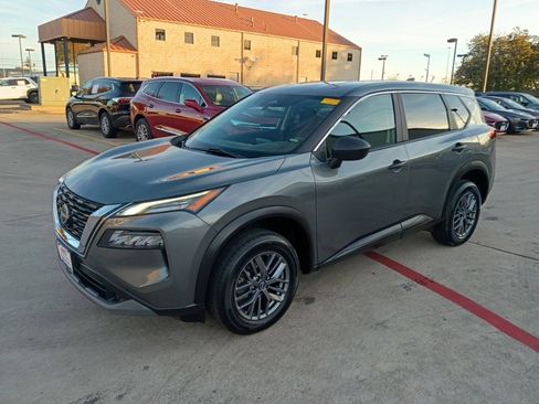 Used 2023 Nissan Rogue S image 1