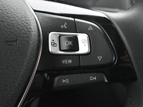 Used 2020 Volkswagen Tiguan SEL image 23