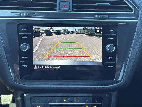 Used 2023 Volkswagen Tiguan SE R-Line image 18