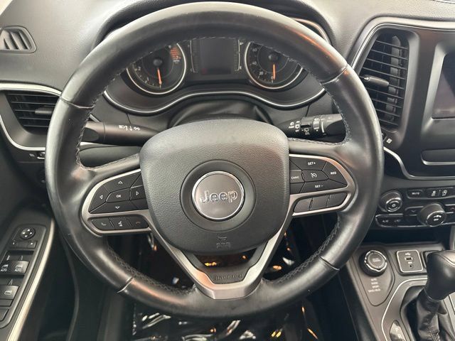 Used 2019 Jeep Cherokee Latitude Plus AWD/4WD image 26
