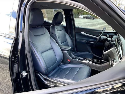 Certified 2022 Chevrolet Bolt EUV LT w/ Convenience Package image 15