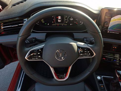 Used 2025 Volkswagen Jetta GLI Autobahn FWD image 19
