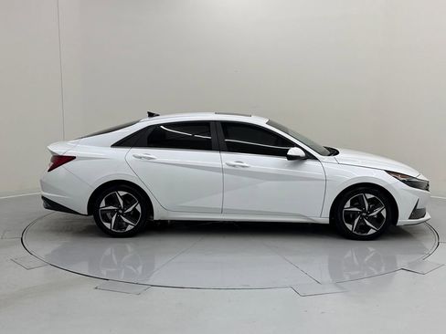Used 2021 Hyundai Elantra Limited image 7