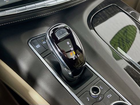 Used 2023 Cadillac Escalade Premium Luxury AWD/4WD image 16