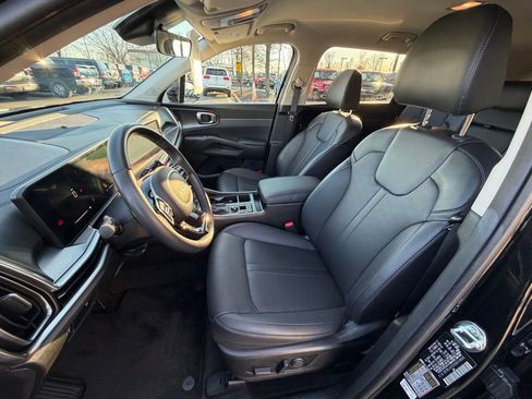 Used 2025 Kia Sorento S image 22