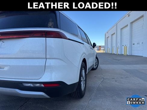 Used 2024 Kia Carnival LX image 10