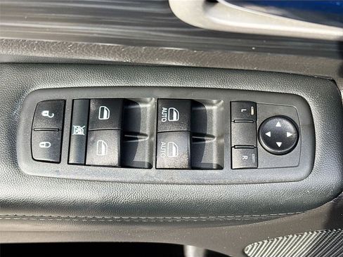 Used 2020 Jeep Grand Cherokee Altitude image 19