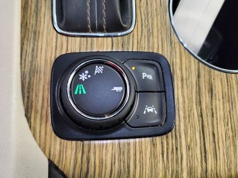 Used 2019 GMC Acadia Denali FWD image 29