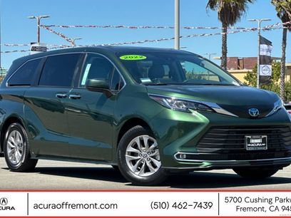 Used 2022 Toyota Sienna XLE