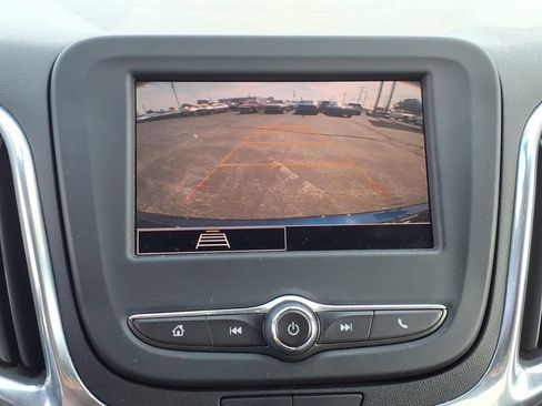 Used 2022 Chevrolet Equinox LT FWD image 18