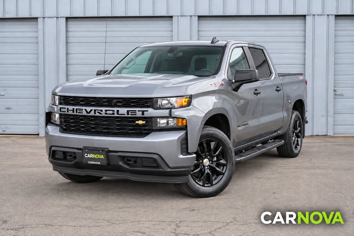 Used 2020 Chevrolet Silverado 1500 Custom w/ Custom Value Package AWD/4WD image 1