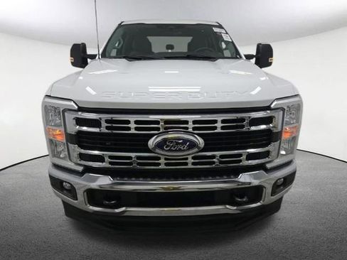 Used 2024 Ford F250 XLT image 2
