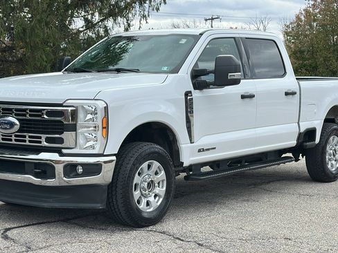 Used 2024 Ford F250 XLT w/ FX4 Off-Road Package image 2