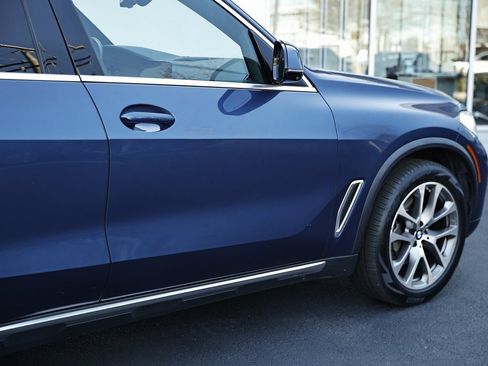 Used 2021 BMW X5 xDrive40i w/ Executive Package image 9