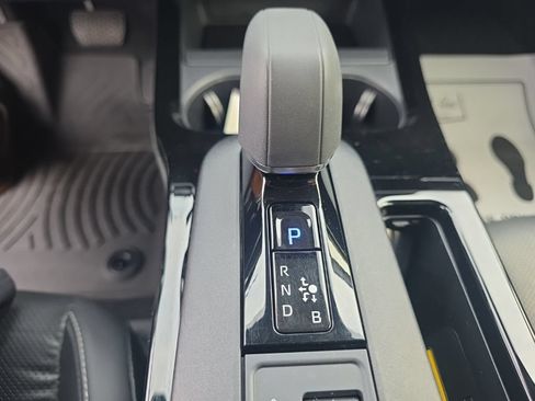 Used 2023 Toyota Prius XLE AWD/4WD image 23