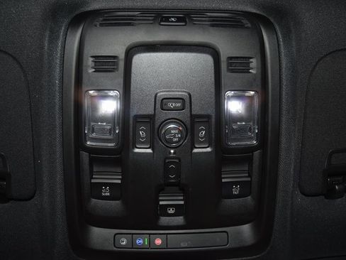 New 2025 Chevrolet Suburban Premier image 51