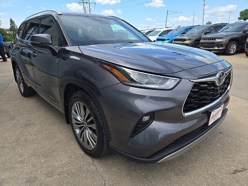 Used 2021 Toyota Highlander Platinum AWD/4WD image 17