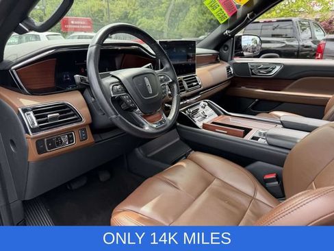 Used 2023 Lincoln Navigator Reserve w/ Monochromatic Package AWD/4WD image 11