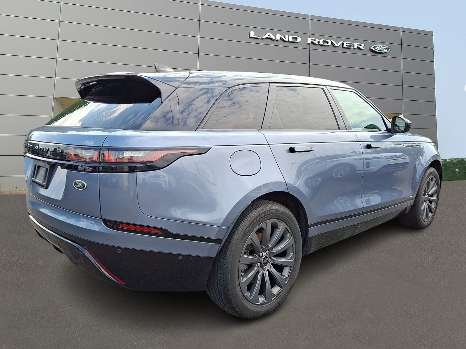 Used 2019 Land Rover Range Rover Velar R-Dynamic SE AWD/4WD image 2