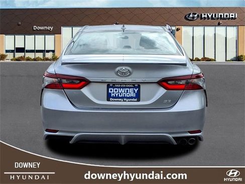 Used 2023 Toyota Camry SE image 5