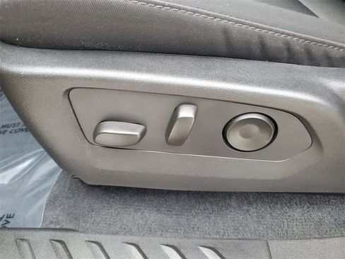 Used 2023 Chevrolet Colorado Trail Boss w/ Technology Package image 20