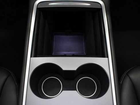Used 2024 Tesla Model Y Long Range RWD image 25