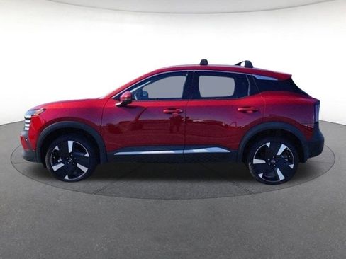 Certified 2025 Nissan Kicks SR image 3