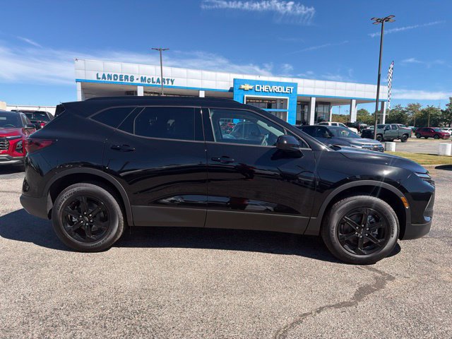 New 2026 Chevrolet Blazer LT w/ Convenience Package FWD image 2