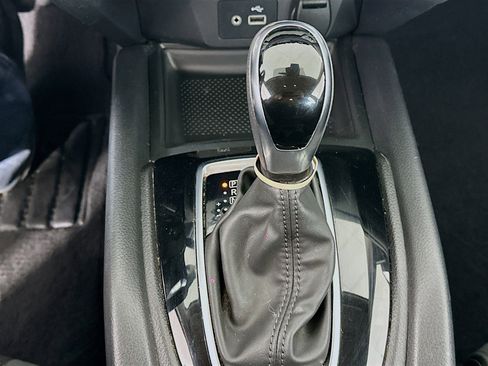 Used 2019 Nissan Rogue S FWD image 23