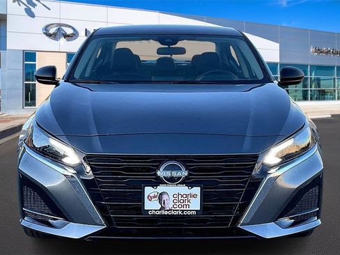 Used 2025 Nissan Altima 2.5 S image 3