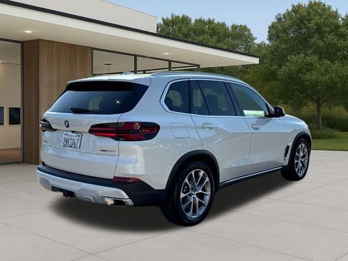 Used 2026 BMW X5 xDrive50e w/ Premium Package AWD/4WD image 8