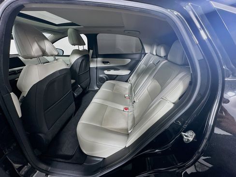 Used 2024 Nissan Ariya FWD image 30