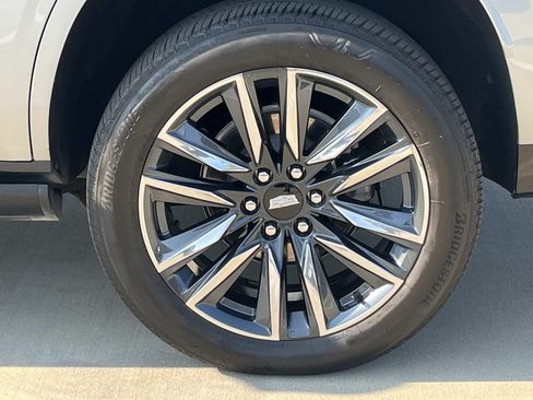 Certified 2024 Cadillac Escalade Sport Platinum w/ Heavy-Duty Trailer Package AWD/4WD image 11