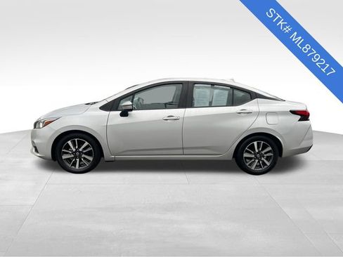 Used 2021 Nissan Versa SV image 4