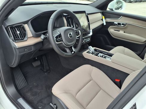 New 2026 Volvo XC90 B5 Core image 12
