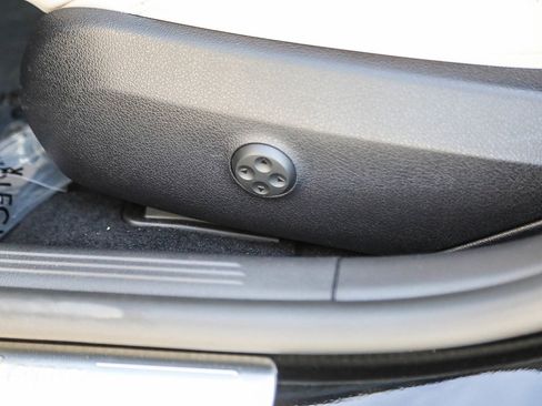 Used 2023 Mercedes-Benz C 300 4MATIC Sedan image 19