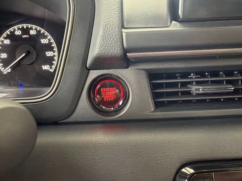 Used 2025 Honda Pilot TrailSport image 25