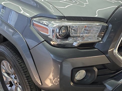 Used 2016 Toyota Tacoma SR5 RWD image 28