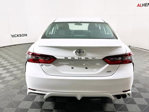 Used 2023 Toyota Camry SE image 4