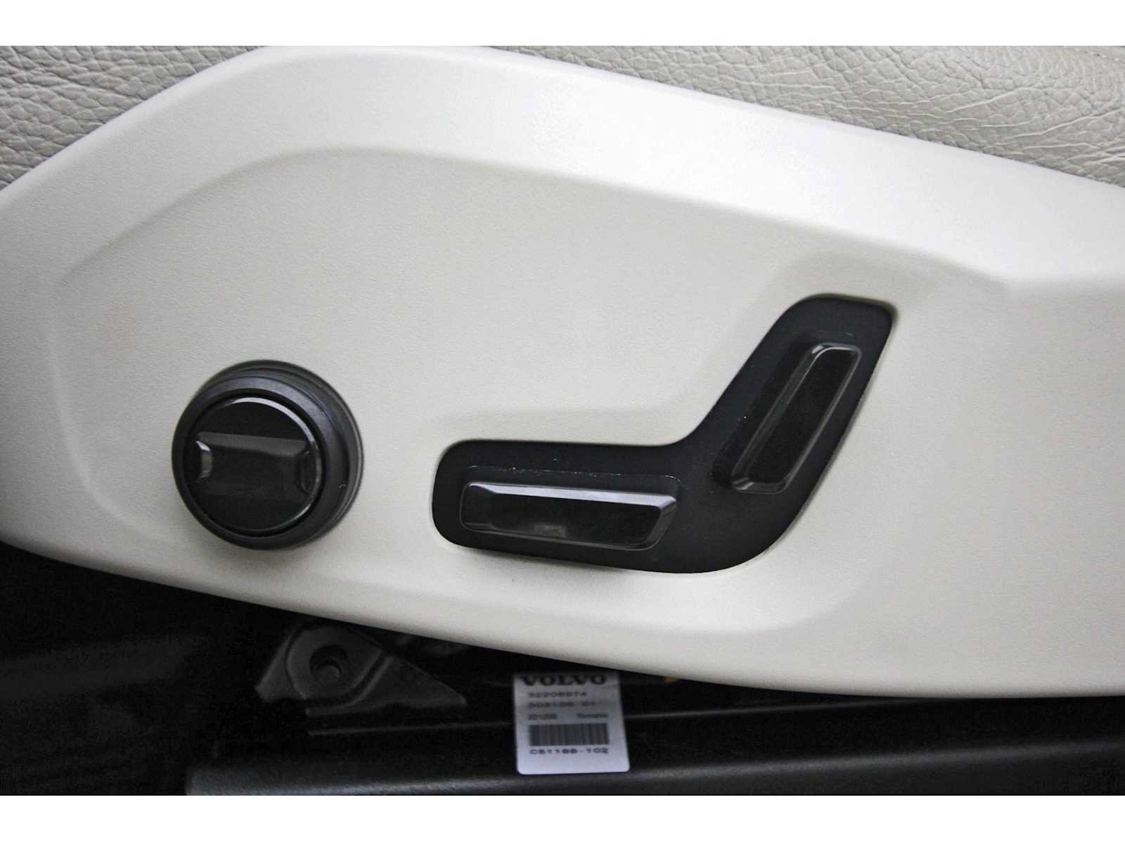 Used 2023 Volvo XC90 B6 Plus w/ Protection Package Premier AWD/4WD image 27