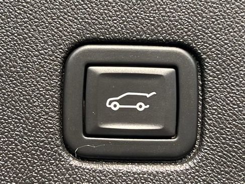 Used 2023 Chevrolet Equinox RS AWD/4WD image 37