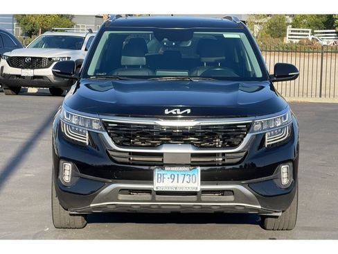 Used 2022 Kia Seltos SX w/ Sunroof Package image 9