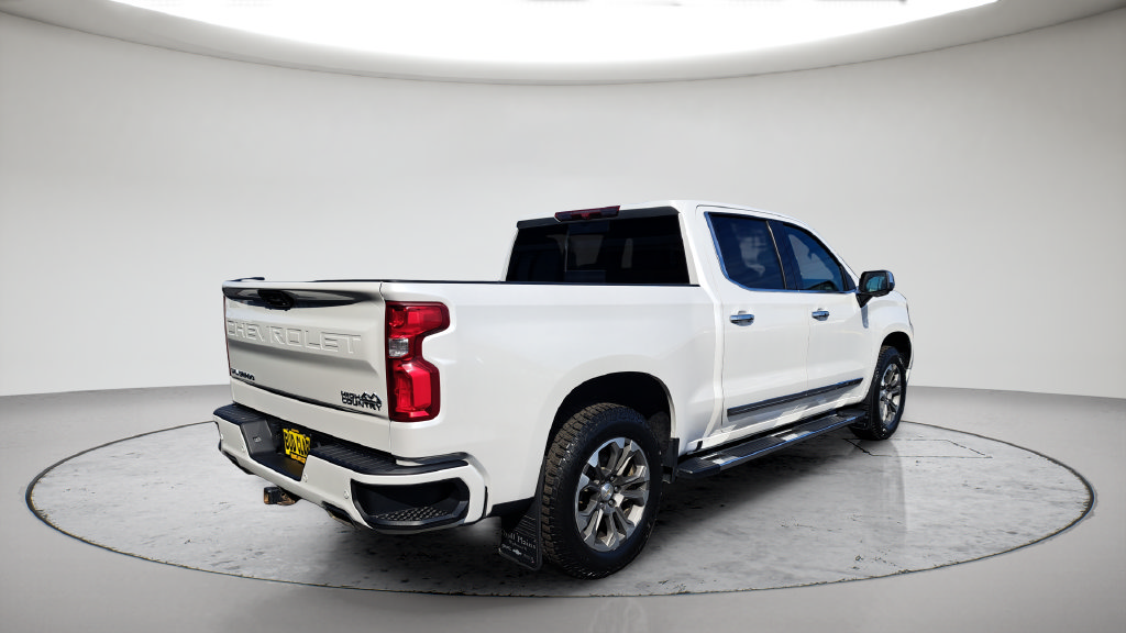 Used 2022 Chevrolet Silverado 1500 High Country w/ Z71 Off-Road Package AWD/4WD image 5