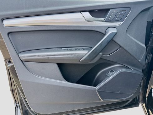 Used 2020 Audi Q5 2.0T Titanium Premium Plus w/ Premium Plus Package image 22