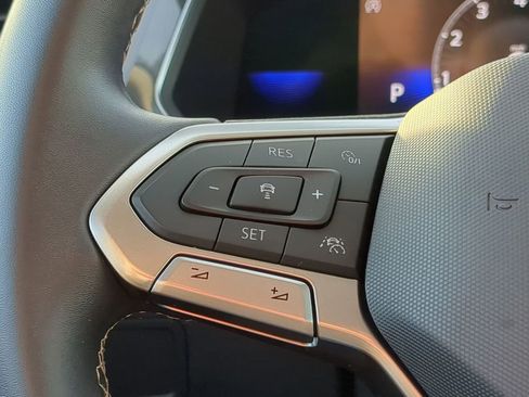 Used 2022 Volkswagen Tiguan SE image 18