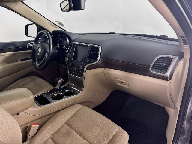 Used 2018 Jeep Grand Cherokee Laredo AWD/4WD image 30